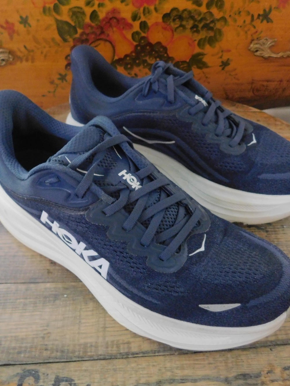 Hoka Bondi 9 Blue/White size 10 EE